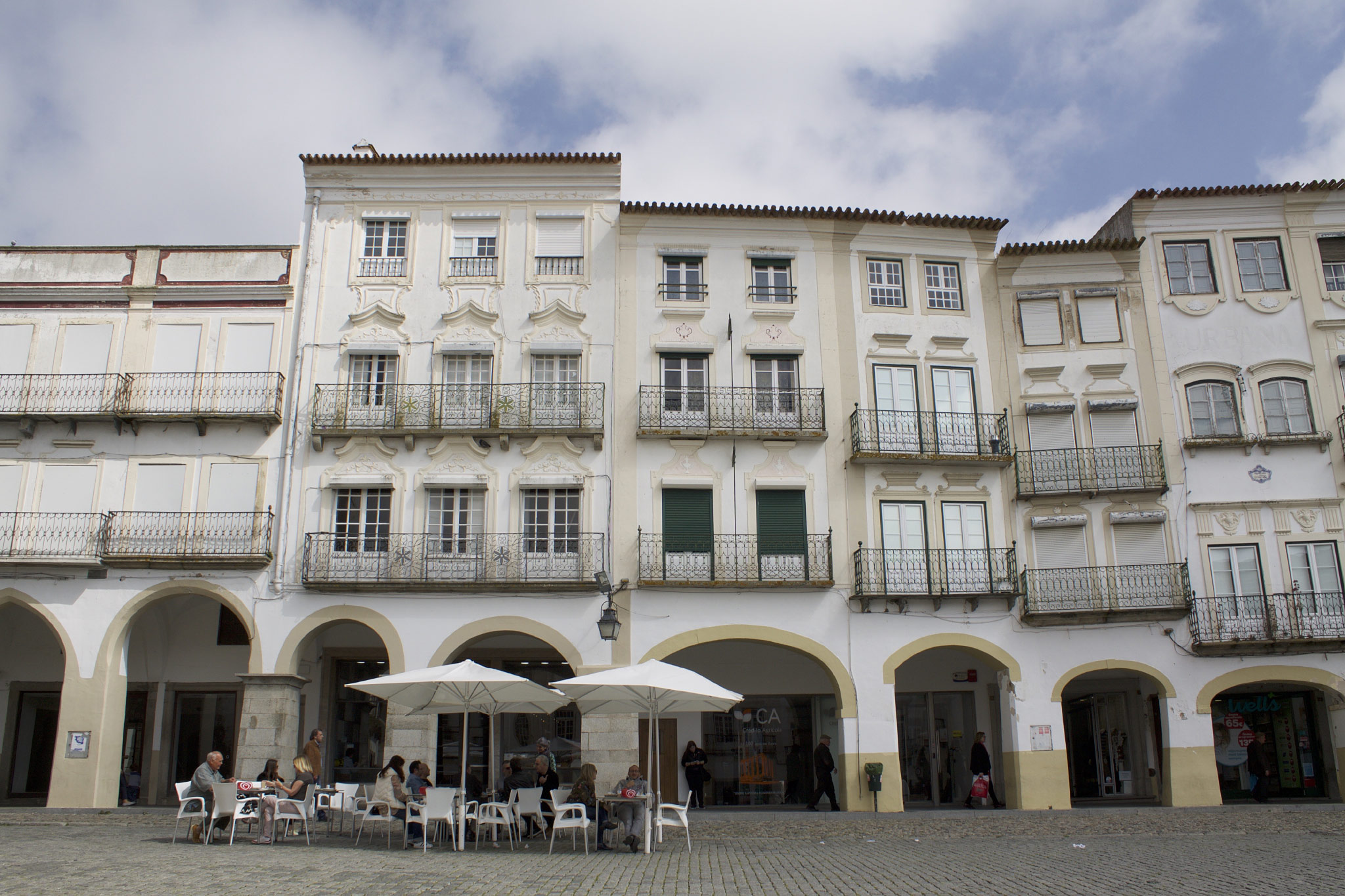 Evora
